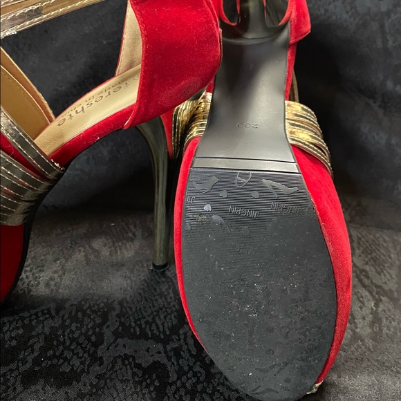 Red & Gold Fereshte Heels - Picture 6 of 6